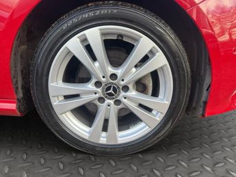 MERCEDES-BENZ A-CLASS 1.6 A200 Sport (Premium Plus) Hatchback 5dr Petrol 7G-DCT Euro 6