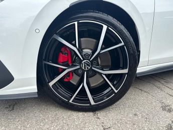 VOLKSWAGEN GOLF GTI 2.0 DSG