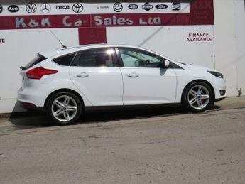 FORD FOCUS 1.6 Zetec Hatchback 5dr Petrol Powershift Euro 6 (125 ps)