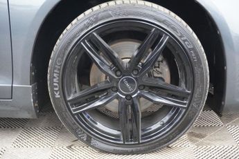 VOLKSWAGEN SCIROCCO 2.0 TDI BlueMotion Tech R-Line Hatchback 3dr Diesel DSG Euro 6 (