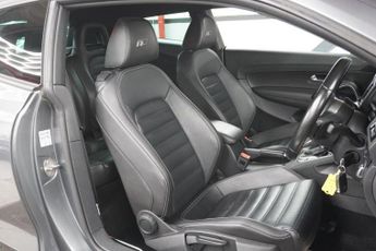 VOLKSWAGEN SCIROCCO 2.0 TDI BlueMotion Tech R-Line Hatchback 3dr Diesel DSG Euro 6 (
