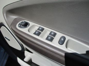 RENAULT ZOE R110 41kWh Signature Nav Hatchback 5dr Electric Auto (Battery Le