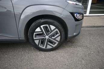 HYUNDAI KONA 64kWh Premium SUV 5dr Electric Auto (10.5kW Charger) (204 ps)