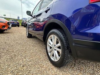 NISSAN QASHQAI 1.5 dCi Acenta SUV 5dr Diesel Manual 2WD Euro 6 (s/s) (110 ps)