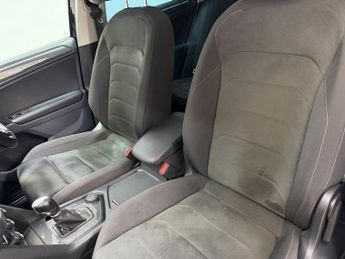VOLKSWAGEN TIGUAN 2.0 TDI BlueMotion Tech SEL SUV 5dr Diesel DSG 4Motion Euro 6 (s