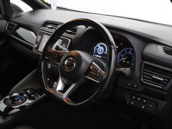 NISSAN LEAF 40kWh N-Connecta Hatchback 5dr Electric Auto (150 ps)