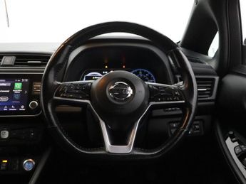 NISSAN LEAF 40kWh N-Connecta Hatchback 5dr Electric Auto (150 ps)
