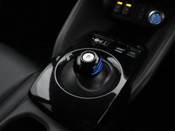 NISSAN LEAF 40kWh N-Connecta Hatchback 5dr Electric Auto (150 ps)