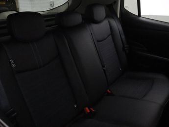 NISSAN LEAF 40kWh N-Connecta Hatchback 5dr Electric Auto (150 ps)