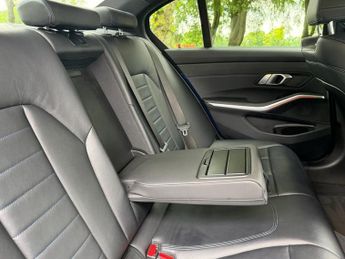 BMW 3 SERIES 3.0 330d M Sport Saloon 4dr Diesel Auto xDrive Euro 6 (s/s) (265