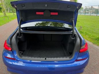 BMW 3 SERIES 3.0 330d M Sport Saloon 4dr Diesel Auto xDrive Euro 6 (s/s) (265