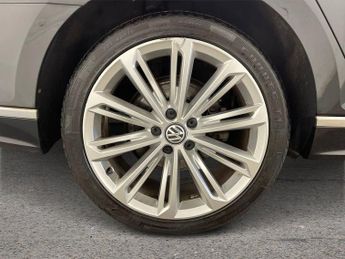 VOLKSWAGEN PASSAT 2.0 TDI R-Line Estate 5dr Diesel DSG Euro 6 (s/s) (150 ps)