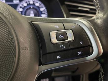 VOLKSWAGEN PASSAT 2.0 TDI R-Line Estate 5dr Diesel DSG Euro 6 (s/s) (150 ps)