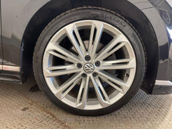 VOLKSWAGEN PASSAT 2.0 TDI R-Line Estate 5dr Diesel DSG Euro 6 (s/s) (150 ps)