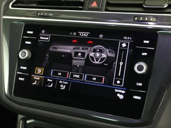 VOLKSWAGEN TIGUAN 1.5 TSI Life SUV 5dr Petrol DSG Euro 6 (s/s) (150 ps)
