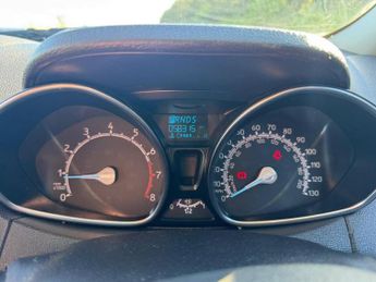 FORD ECOSPORT 1.5 Zetec SUV 5dr Petrol Powershift 2WD Euro 5 (112 ps)