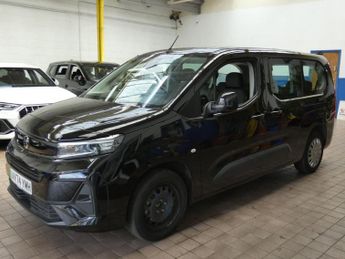 VAUXHALL Combo Life Electric 52kWh Design XL MPV 5dr Electric Auto (7.4kW Charger) (136 ps)