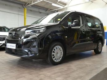VAUXHALL Combo Life Electric 52kWh Design XL MPV 5dr Electric Auto (7.4kW Charger) (136 ps)