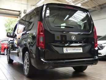 VAUXHALL Combo Life Electric 52kWh Design XL MPV 5dr Electric Auto (7.4kW Charger) (136 ps)
