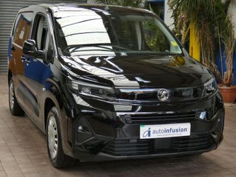 VAUXHALL Combo Life Electric 52kWh Design XL MPV 5dr Electric Auto (7.4kW Charger) (136 ps)