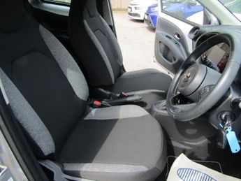 TOYOTA AYGO X 1.0 VVT-i Pure Hatchback 5dr Petrol x-shift Euro 6 (s/s) (72 ps)