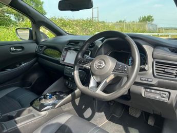 NISSAN LEAF 39kWh N-Connecta Hatchback 5dr Electric Auto (150 ps)