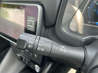 NISSAN LEAF 39kWh N-Connecta Hatchback 5dr Electric Auto (150 ps)