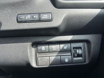 NISSAN LEAF 39kWh N-Connecta Hatchback 5dr Electric Auto (150 ps)