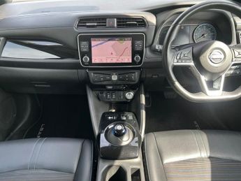 NISSAN LEAF 39kWh N-Connecta Hatchback 5dr Electric Auto (150 ps)