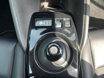 NISSAN LEAF 39kWh N-Connecta Hatchback 5dr Electric Auto (150 ps)