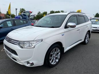 MITSUBISHI OUTLANDER 2.0h 12kWh GX3h SUV 5dr Petrol Plug-in Hybrid CVT 4WD Euro 5 (s/