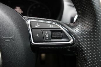 AUDI A1 1.4 TFSI S line Hatchback 3dr Petrol S Tronic Euro 5 (s/s) (122 