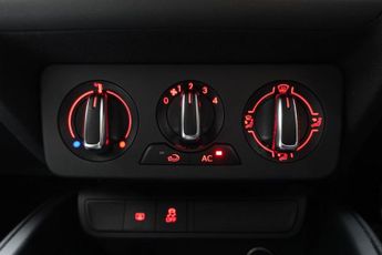 AUDI A1 1.4 TFSI S line Hatchback 3dr Petrol S Tronic Euro 5 (s/s) (122 