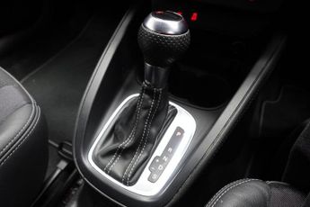 AUDI A1 1.4 TFSI S line Hatchback 3dr Petrol S Tronic Euro 5 (s/s) (122 