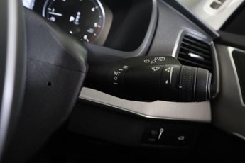 VOLVO XC90 2.0 B5 MHEV Momentum Auto 4WD Euro 6 (s/s) 5dr