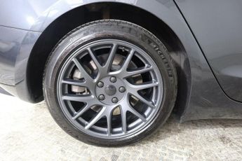 TESLA Model 3 Auto RWD 4dr