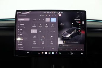 TESLA Model 3 Auto RWD 4dr