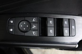 NISSAN QASHQAI 1.3 DIG-T MHEV N-Connecta XTRON Euro 6 (s/s) 5dr