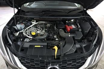 NISSAN QASHQAI 1.3 DIG-T MHEV N-Connecta XTRON Euro 6 (s/s) 5dr