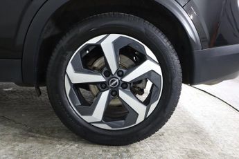 NISSAN QASHQAI 1.3 DIG-T MHEV N-Connecta XTRON Euro 6 (s/s) 5dr