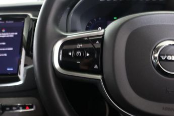 VOLVO XC90 2.0 B5 MHEV Ultimate Dark Auto 4WD Euro 6 (s/s) 5dr