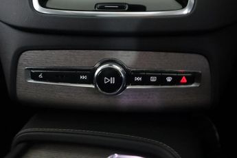 VOLVO XC90 2.0 B5 MHEV Ultimate Dark Auto 4WD Euro 6 (s/s) 5dr