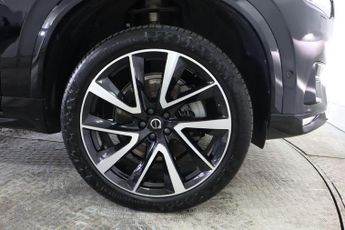 VOLVO XC90 2.0 B5 MHEV Ultimate Dark Auto 4WD Euro 6 (s/s) 5dr