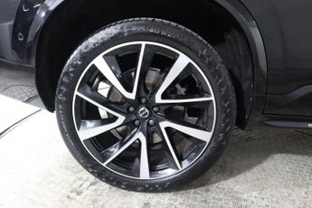 VOLVO XC90 2.0 B5 MHEV Ultimate Dark Auto 4WD Euro 6 (s/s) 5dr