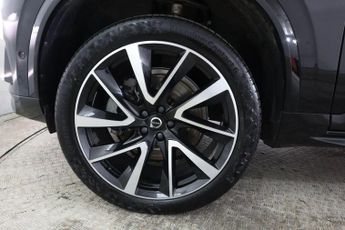 VOLVO XC90 2.0 B5 MHEV Ultimate Dark Auto 4WD Euro 6 (s/s) 5dr