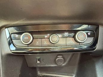 VAUXHALL Corsa Electric 50kWh Elite Nav Premium Hatchback 5dr Electric Auto (7.4Kw Charg
