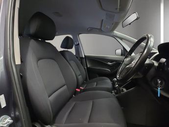 HYUNDAI IX20 1.6 CRDi Blue Drive SE Hatchback 5dr Diesel Manual Euro 6 (s/s) 