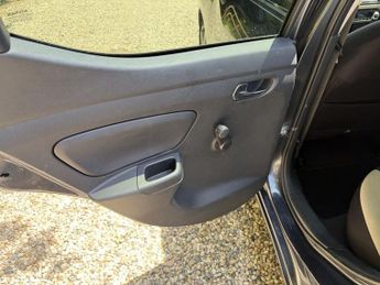 NISSAN MICRA 1.5 dCi N-Connecta Hatchback 5dr Diesel Manual Euro 6 (s/s) (90 