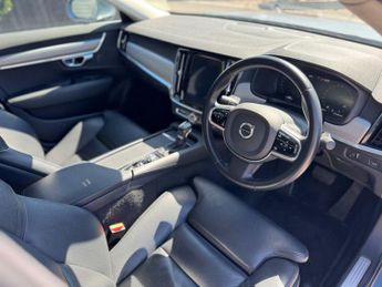 VOLVO S90 2.0 T4 Momentum Plus Saloon 4dr Petrol Auto 