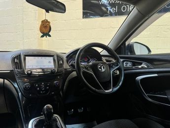 VAUXHALL INSIGNIA 1.6 CDTi SRi Nav Hatchback 5dr Diesel Manual Euro 6 (s/s) (136 p